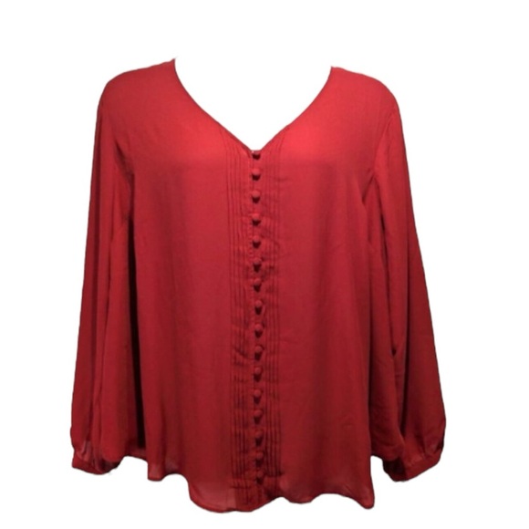 TORRID NWT Georgette Pintuck Button Front Blouse in Deep Red Size 4 -- GORGEOUS! - Picture 3 of 7
